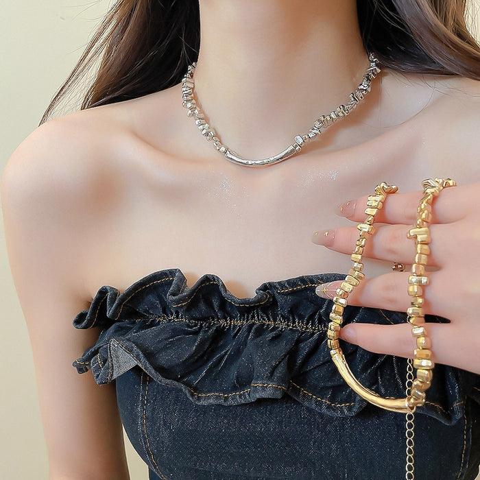 Old Money Style Irregular Geometric Triangle Alloy Pendant Necklace For Women