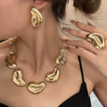 Luxury Vintage Gold Alloy Irregular Wrinkled Oval Bean Shape Fashion Statement Women's Stud Earrings view 1