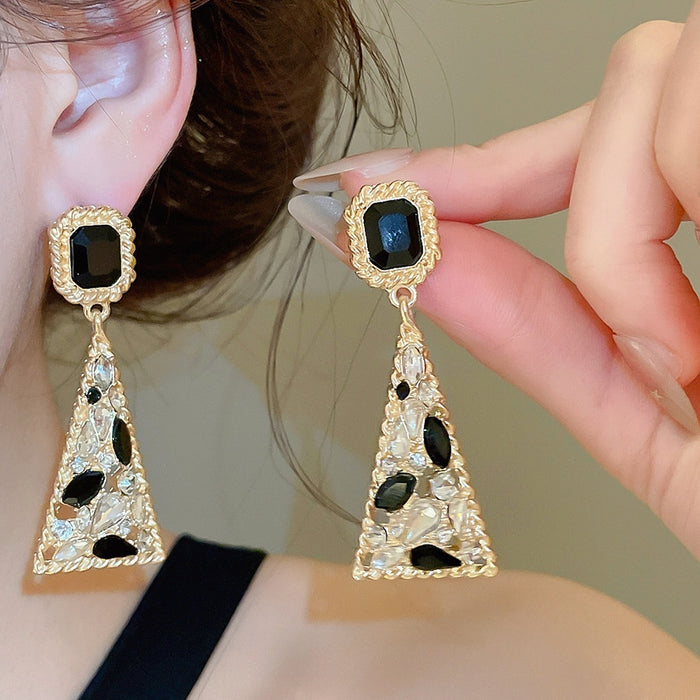 Vintage Alloy Rhinestone Geometric Triangle Teardrop Stud Earrings For Women Light Luxury Design