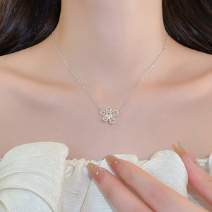 Light Luxury Copper Zircon Flower Hollow Pendant Necklace, Elegant Sweet Clavicle Choker
