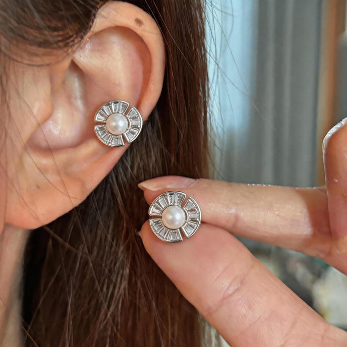 Elegant Zircon Flower Faux Pearl Clip-on Earrings For Women, Minimalist No-Piercing Ear Cuffs
