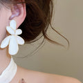 Alloy Silver Needle Enamel Oval Flower Stud Earrings Minimalist Sweet Fashion Jewelry view 3