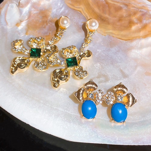 Vintage Palace Style Alloy Flower Pearl Stud Earrings With Rhinestone Accents