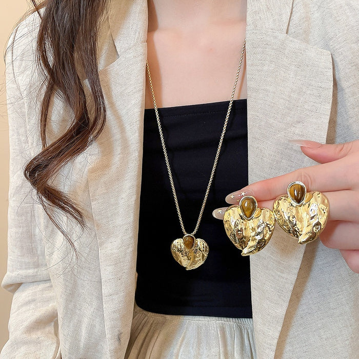 European American Retro Alloy Tiger Eye Heart Stud Earrings Necklace Jewelry Set