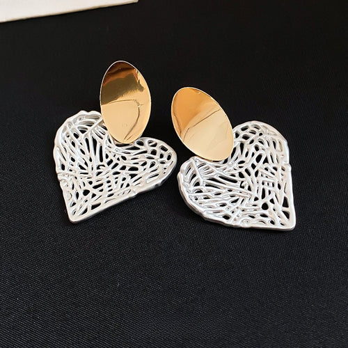 Alloy Heart Hollow Round Stud Earrings Light Luxury OL Style Minimalist Fashion Jewelry