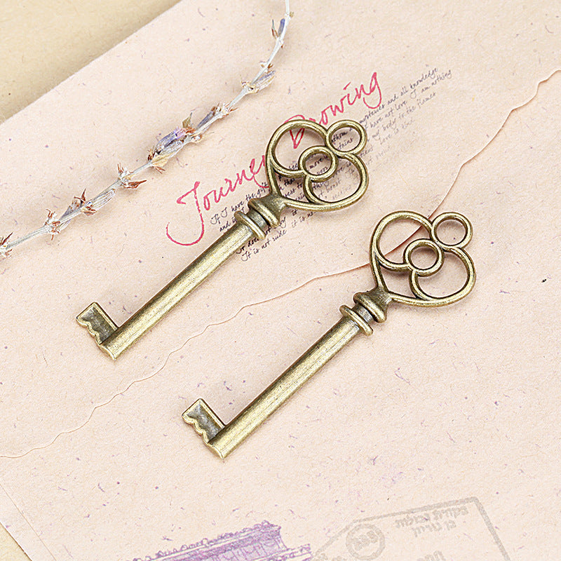 60x20mm Retro Heart Keychain Charm