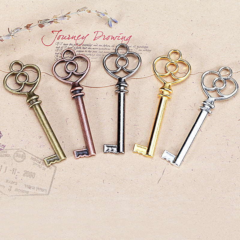 60x20mm Retro Heart Keychain Charm