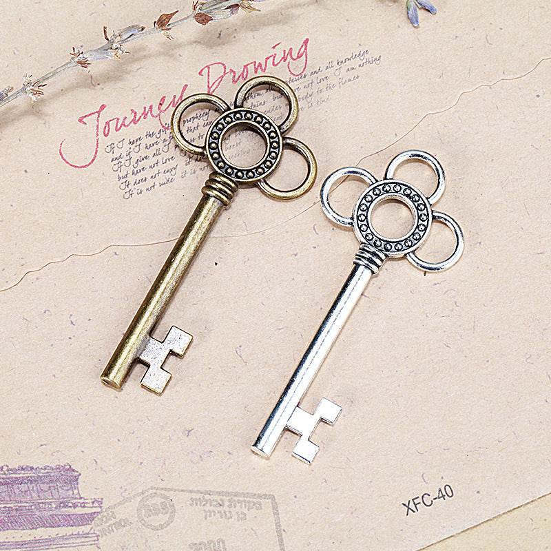 Vintage Flower Keychain Pendant 62x27mm