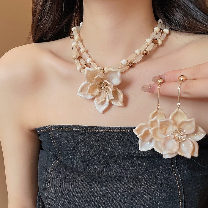 Old Money Style Acrylic Crystal Beaded Flower Choker Necklace And Ear Stud Jewelry Set