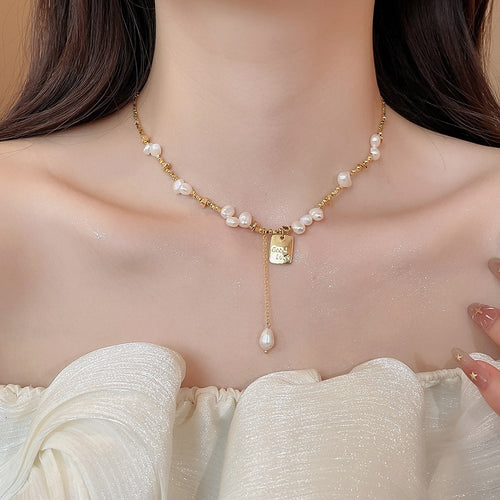 Freshwater Pearl Beaded Geometric Pendant Necklace Minimalist Light Luxury Collarbone Chain
