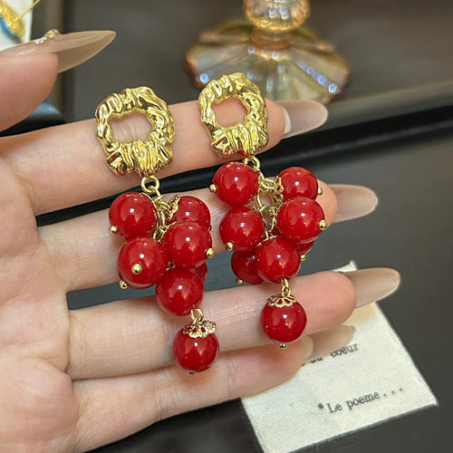 Vintage Red Beaded Grape Cluster Tassel Drop Earrings With Gold Alloy Wrinkled Studs, Elegant Luxury Earrings