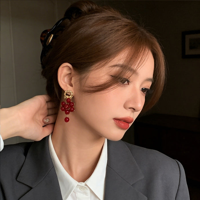 Vintage Red Beaded Grape Cluster Tassel Drop Earrings With Gold Alloy Wrinkled Studs, Elegant Luxury Earrings