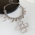 Old Money Style Resin Cross Pearl Necklace, Geometric Light Luxury Clavicle Chain view 2