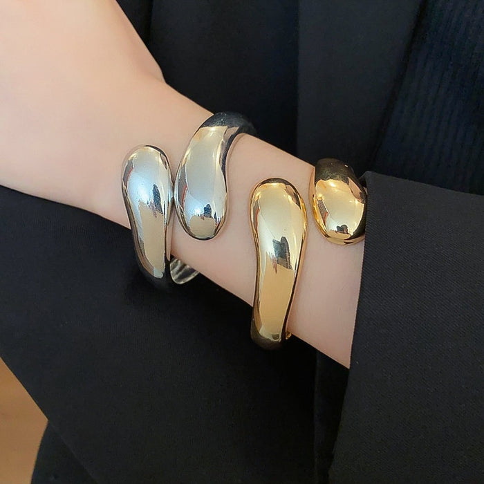 Alloy Twisted Teardrop Open Bangle Geometric Minimalist Fashion OL Wrist Jewelry