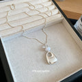 Old Money Style Alloy Oval Geometric Smooth Crystal Pendant Necklace With Korean Fashion Design view 4