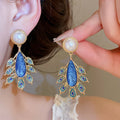 2026 Vintage Court Style Faux Pearl Teardrop Feather Stud Earrings With Silver Pins view 3