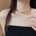 Old Money Style Alloy Smooth Round Pendant Choker Necklace for Women view 3