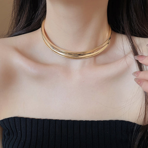 Old Money Style Alloy Smooth Round Pendant Choker Necklace for Women