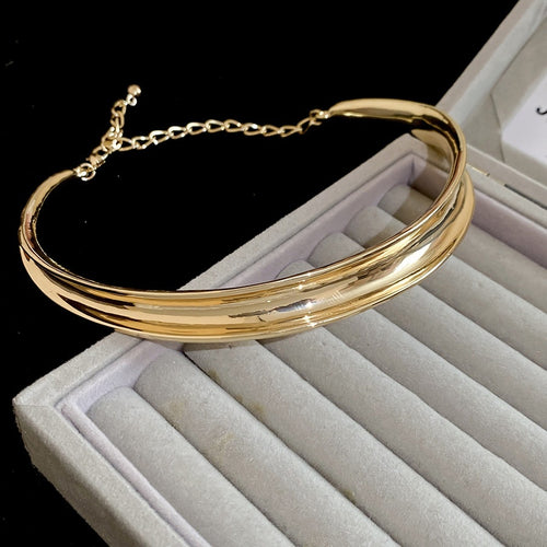 Old Money Style Alloy Smooth Round Pendant Choker Necklace for Women