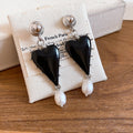 Vintage Style Resin Heart Pearl Stud Earrings With Silver Needles And Glossy Enamel Design view 2