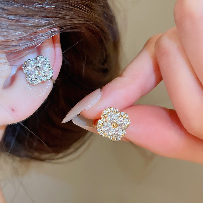 18K Gold Plated Copper Zircon Flower Clip-on Earrings For Women Light Luxury No Piercing Ear Cuffs