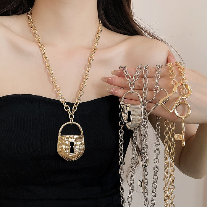 Iron Lock And Key Pendant Sweater Necklace Geometric Old Money Style Collarbone Chain