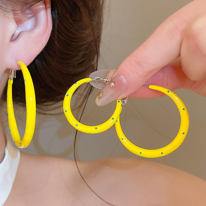 Minimalist Modern Iron Polka Dot Enamel Round Hoop Earrings With Silver Needle Posts