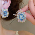 Light Luxury Vintage Palace Style Alloy Oval Rhinestone Stud Earrings With Geometric Design view 2