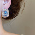 Light Luxury Vintage Palace Style Alloy Oval Rhinestone Stud Earrings With Geometric Design view 4