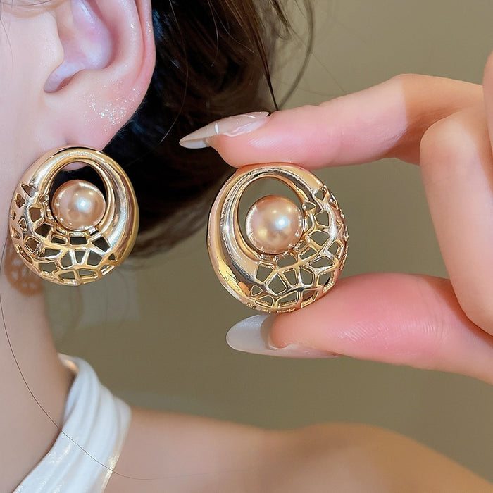 Alloy Round Hollow Pearl Stud Earrings For Women Light Luxury Geometric Jewelry