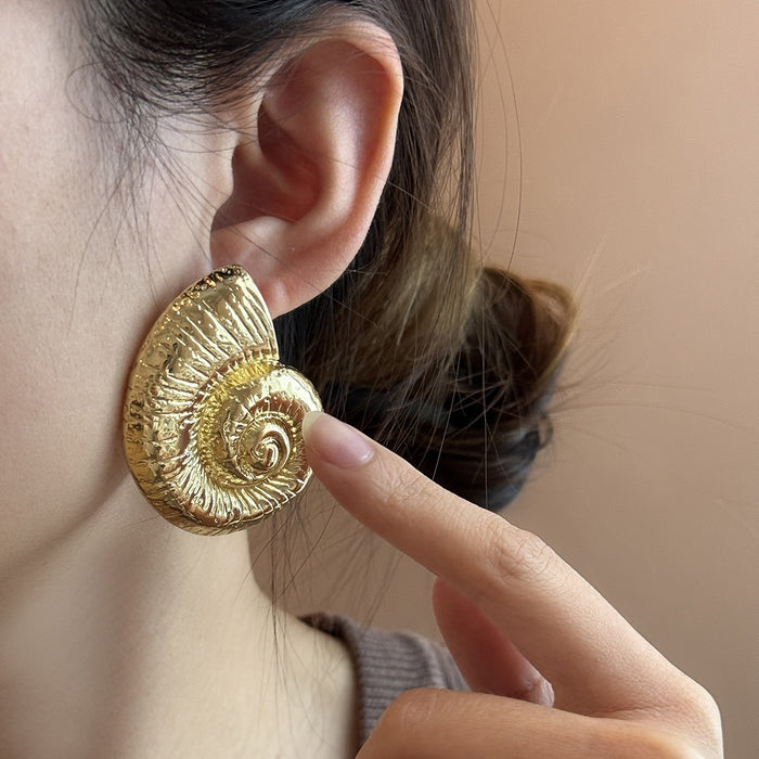 Vintage Gold Tone Alloy Conch Shell Statement Stud Earrings For Women Beach Ocean Animal Jewelry Earrings