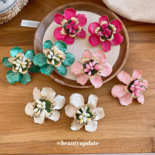 Vintage Enamel Flower Stud Earrings Iron Palace Style Elegant Light Luxury Floral Ear Jewelry