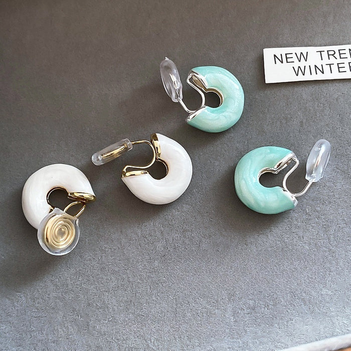 Minimalist Metal Enamel C-Shaped Clip-on Earrings, Geometric Round Light Luxury Fashion Jewelry