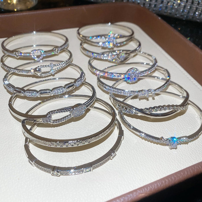 18K Gold Plated Copper Heart Zircon Round Bangle For Women Light Luxury Elegant Jewelry