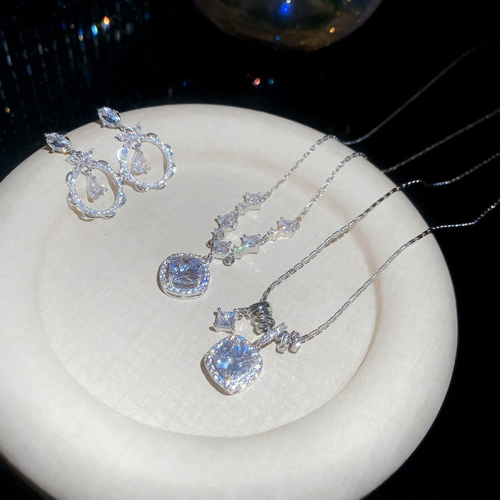 Dazzling Starry Zircon Round Stud Earrings Necklace Jewelry Set Copper Korean Light Luxury Quadrilateral Detail