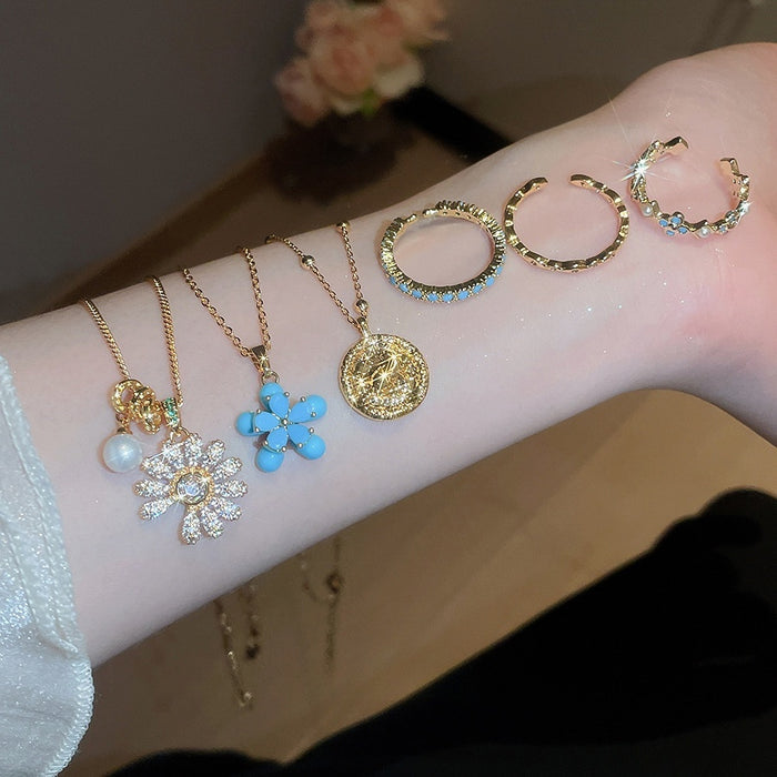 18K Gold Plated Copper Zircon Flower Pendant Necklace, Light Luxury Vintage Collarbone Jewelry