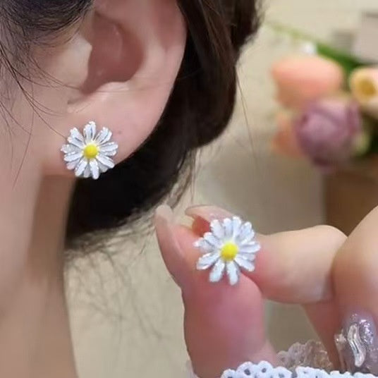 Sweet Alloy Mini Daisy Flower Drop Earrings Colorful Fresh Versatile Floral Jewelry For Women