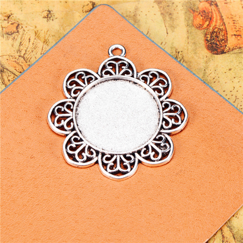 25mm Petal Cabochon Tray Bezel Setting Pendant Base