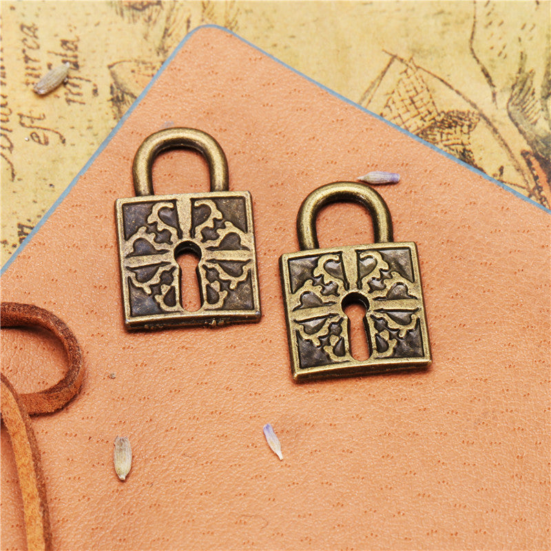 26x16mm Vintage Double-Sided Patterned Padlock Charm Pendant