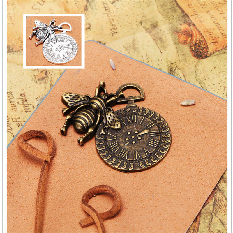 50x40mm Vintage Bee Clock Alloy Charm Pendant