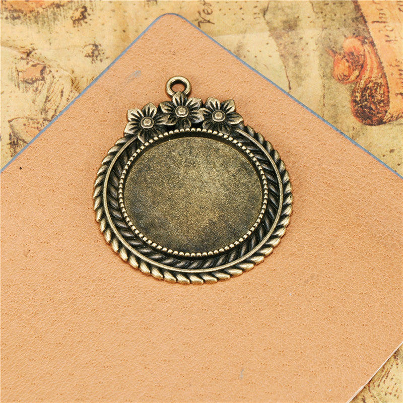 25mm Flower Pendant Tray Cabochon Base