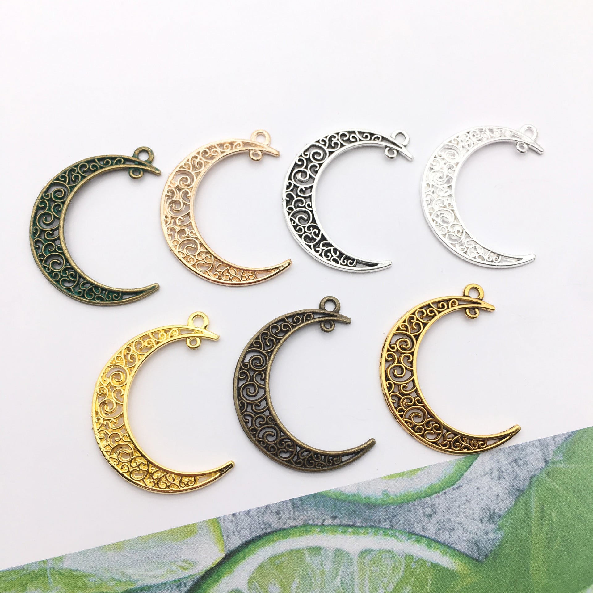 Vintage Zinc Alloy Hollow Moon Star Charm Pendant for DIY Necklace Keychain Jewelry