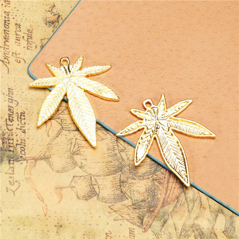 39x33mm Alloy Maple Leaf Charm Pendant