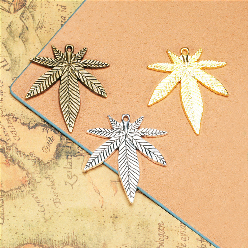 39x33mm Alloy Maple Leaf Charm Pendant