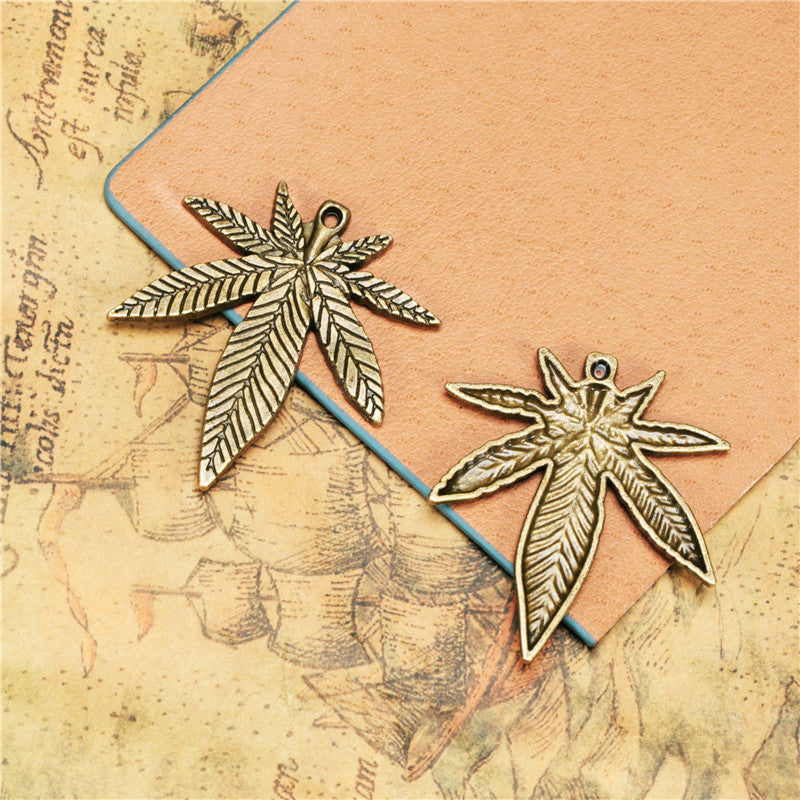 39x33mm Alloy Maple Leaf Charm Pendant