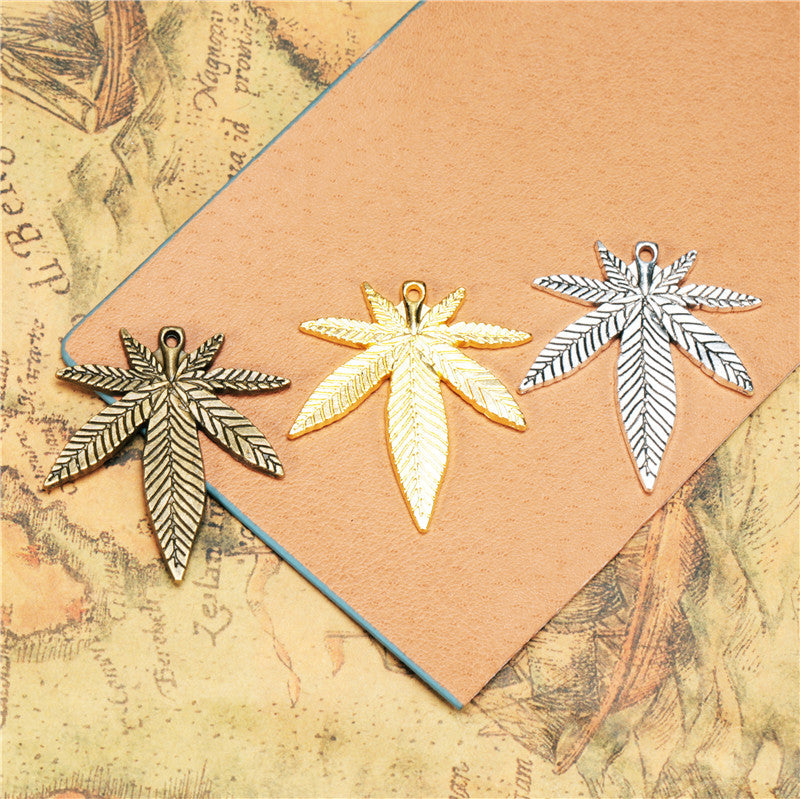 39x33mm Alloy Maple Leaf Charm Pendant