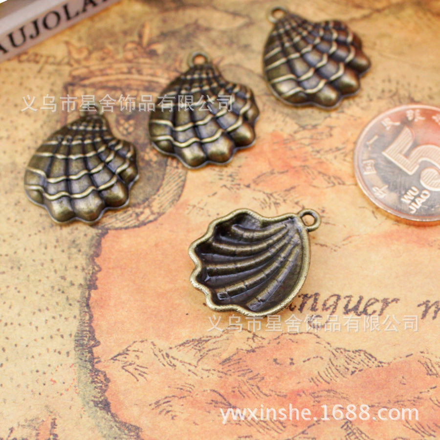 Antique Finish Scallop Shell Alloy Charm Pendant 21x17mm
