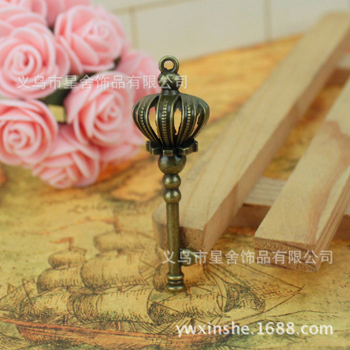 Vintage Crown Heart Alloy Keychain Pendant 57x18mm