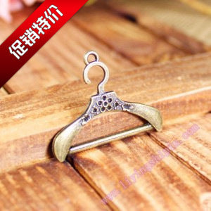 37x29mm Vintage Mini Hanger Alloy Charm Pendant