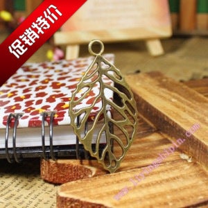 48x26mm Vintage Hollow Leaf Alloy Pendant